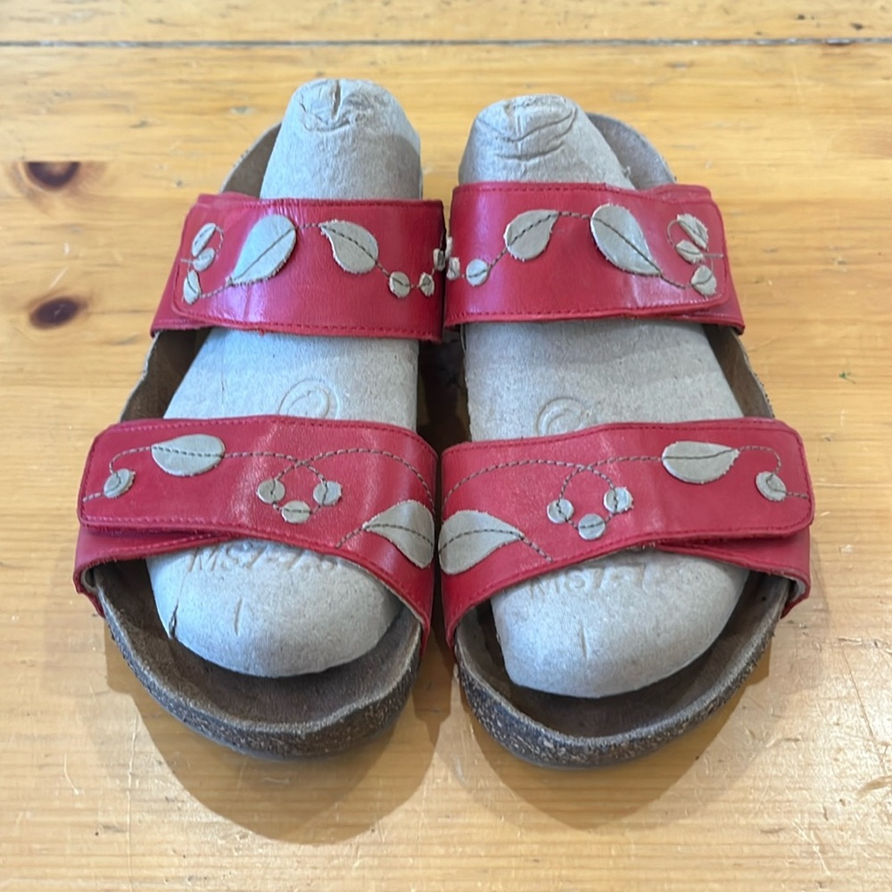 Halflinger sandals